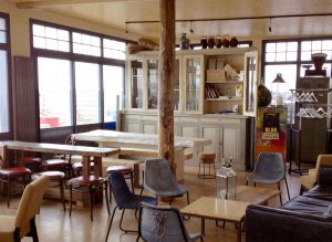 conception d'un bar à tapas à Saint Gilles croix de Vie (85) : une réalisation de Muriel Bernard, architecte DPLG. 2014